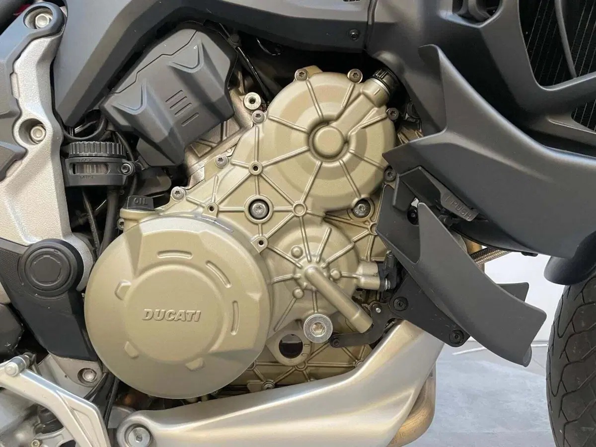 Ducati Multistrada V4 S (2021 - 24) (11)