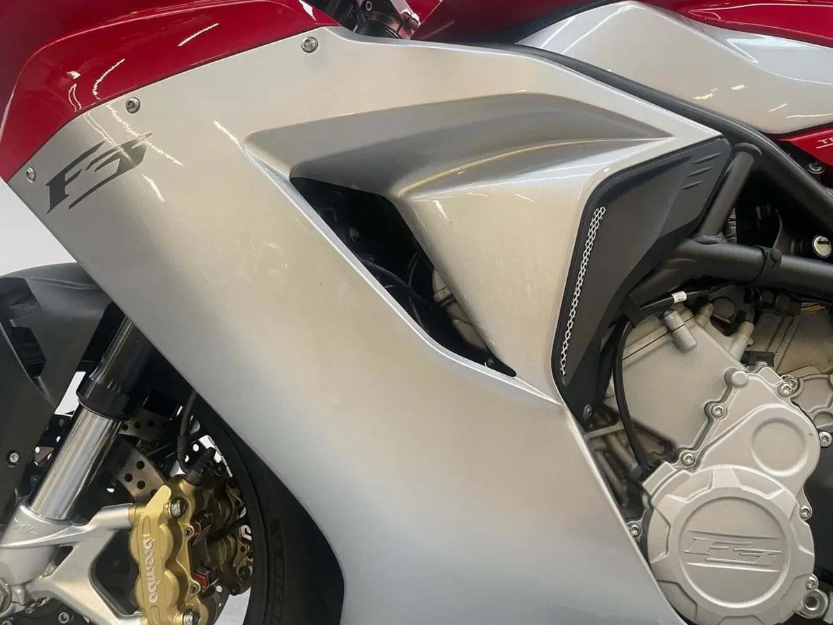 MV Agusta F3 675 EAS ABS (2011 - 17) (18)