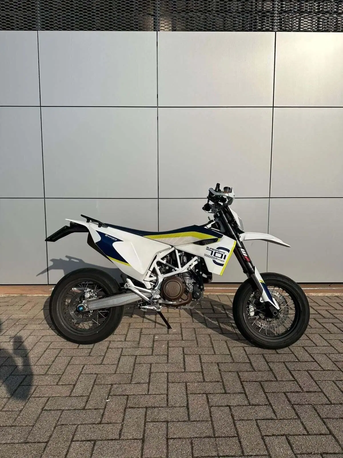Husqvarna 701 Supermoto (2017 - 19)