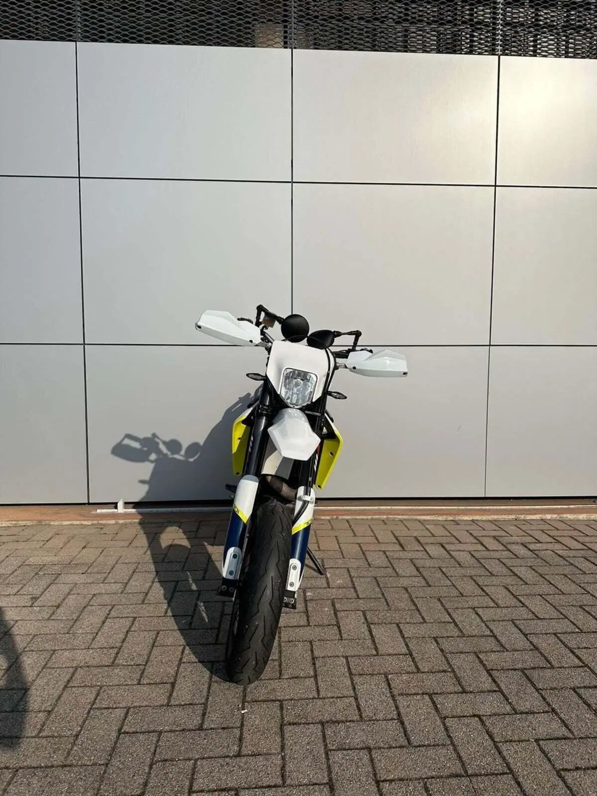 Husqvarna 701 Supermoto (2017 - 19) (5)