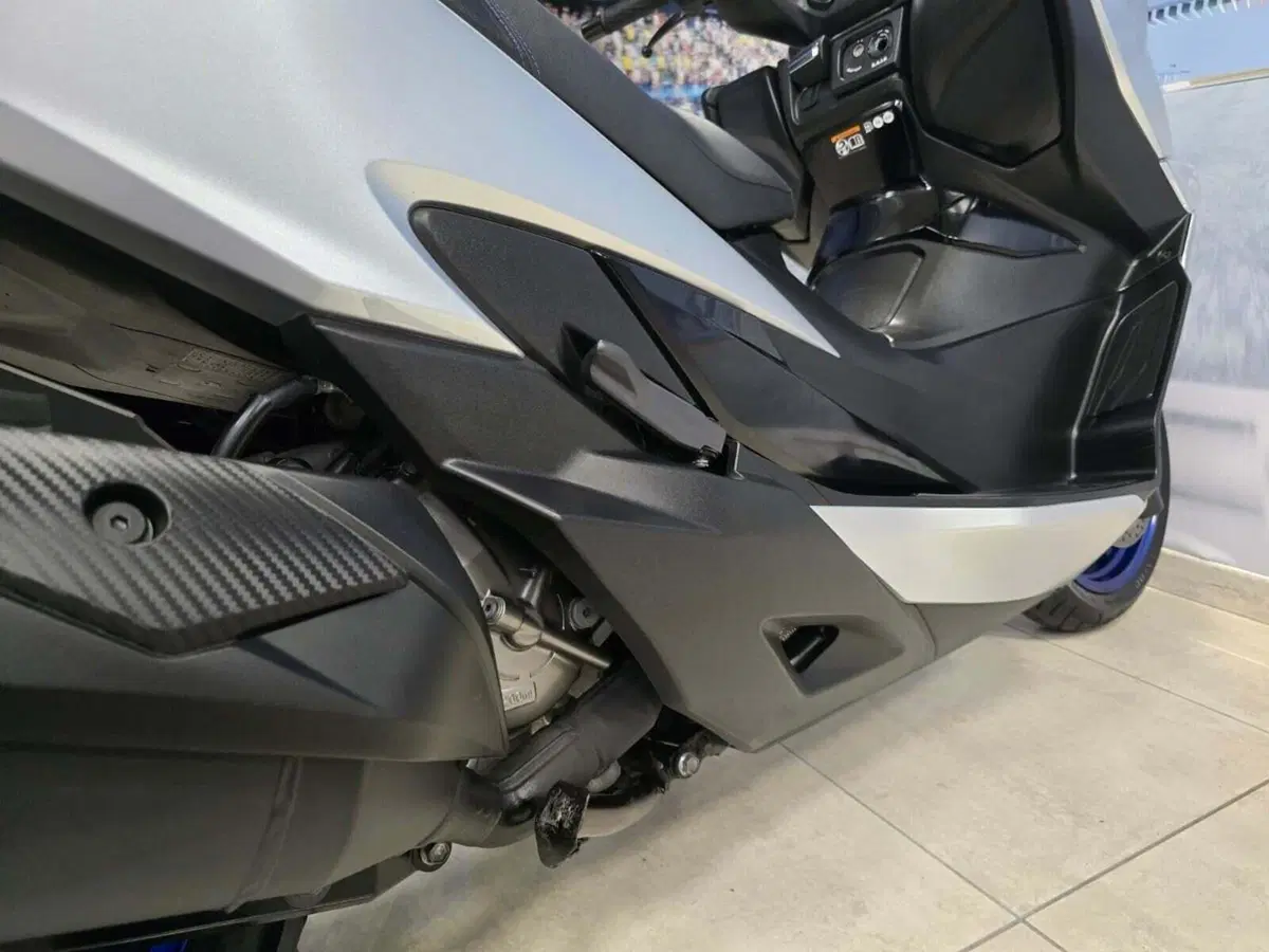 Suzuki Burgman 400 (2022 - 24) (8)