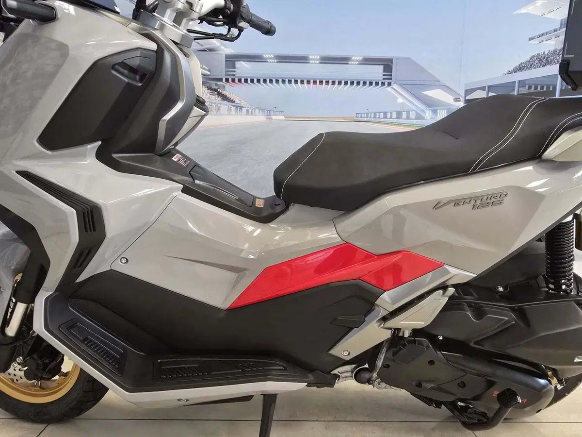 Swm Venturo 125 (2026) (8)