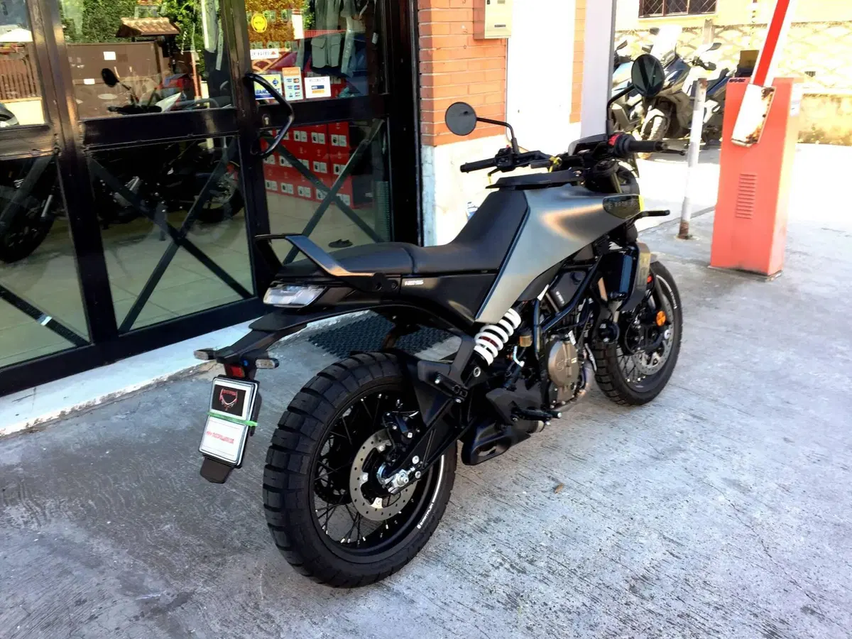Husqvarna Svartpilen 125 (2024 - 26) (8)