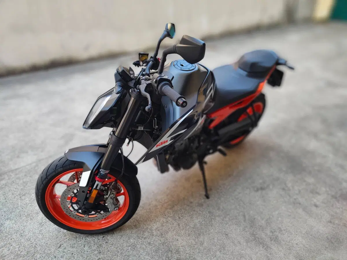 KTM 890 Duke GP (2022 - 23) (9)