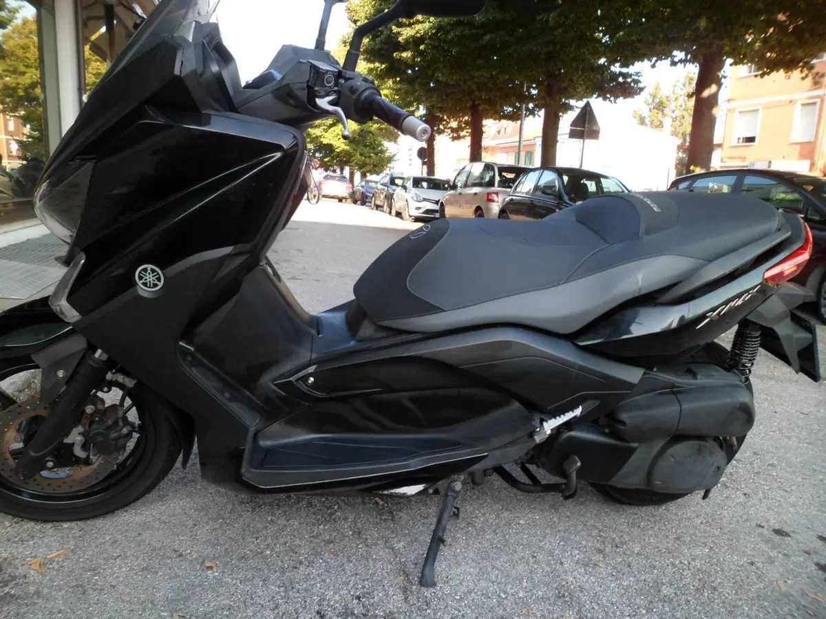 Yamaha X-Max 250 (2014 - 16) (4)