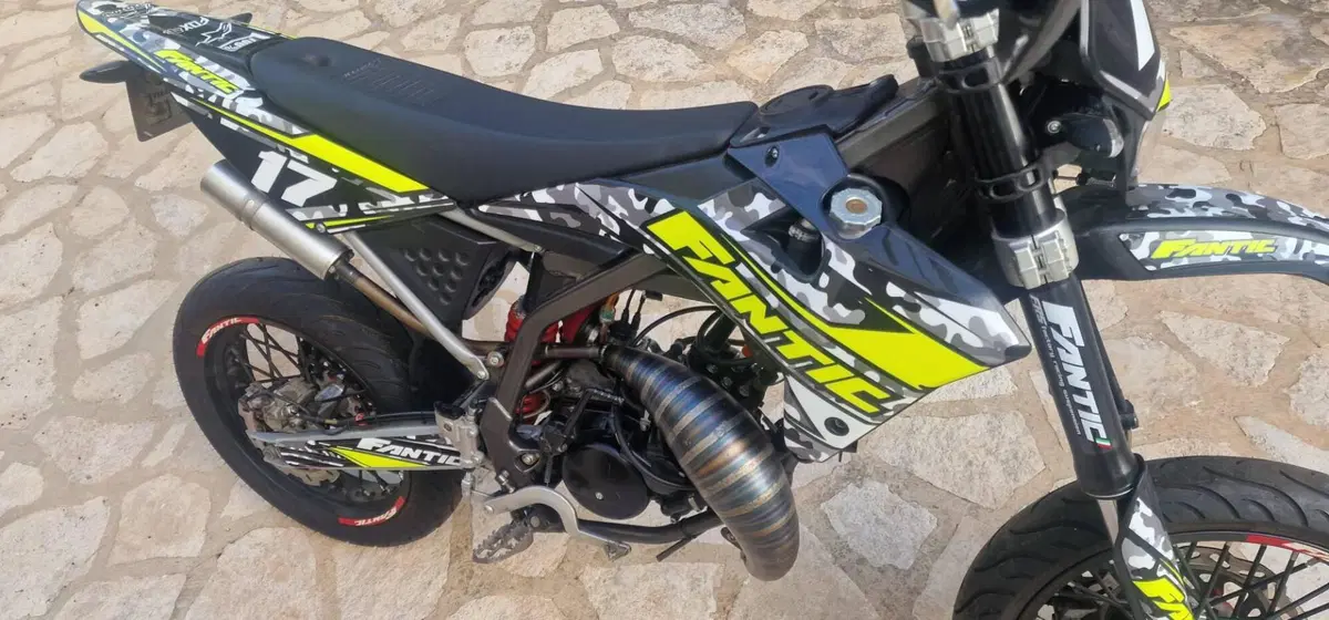 Fantic Motor Motard 50 Performance 2t (2020) (3)