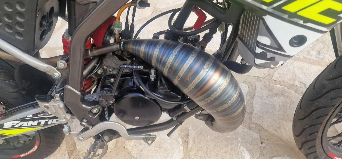 Fantic Motor Motard 50 Performance 2t (2020) (4)