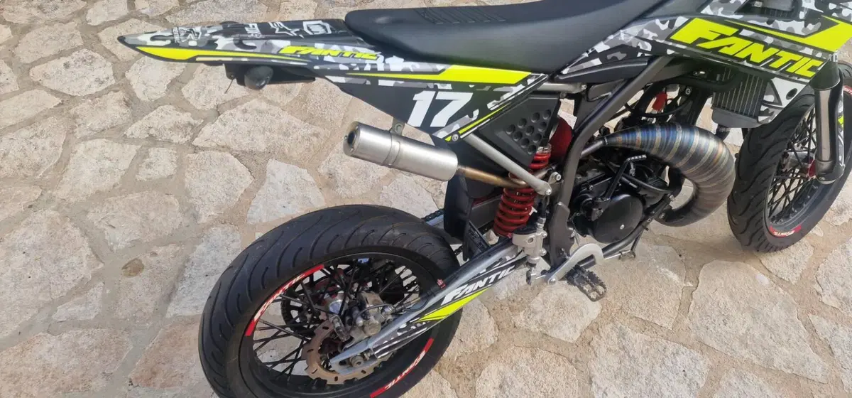 Fantic Motor Motard 50 Performance 2t (2020) (5)