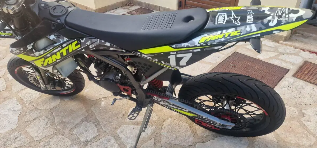 Fantic Motor Motard 50 Performance 2t (2020) (6)