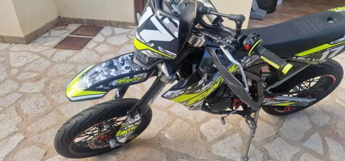 Fantic Motor Motard 50 Performance 2t (2020) (7)
