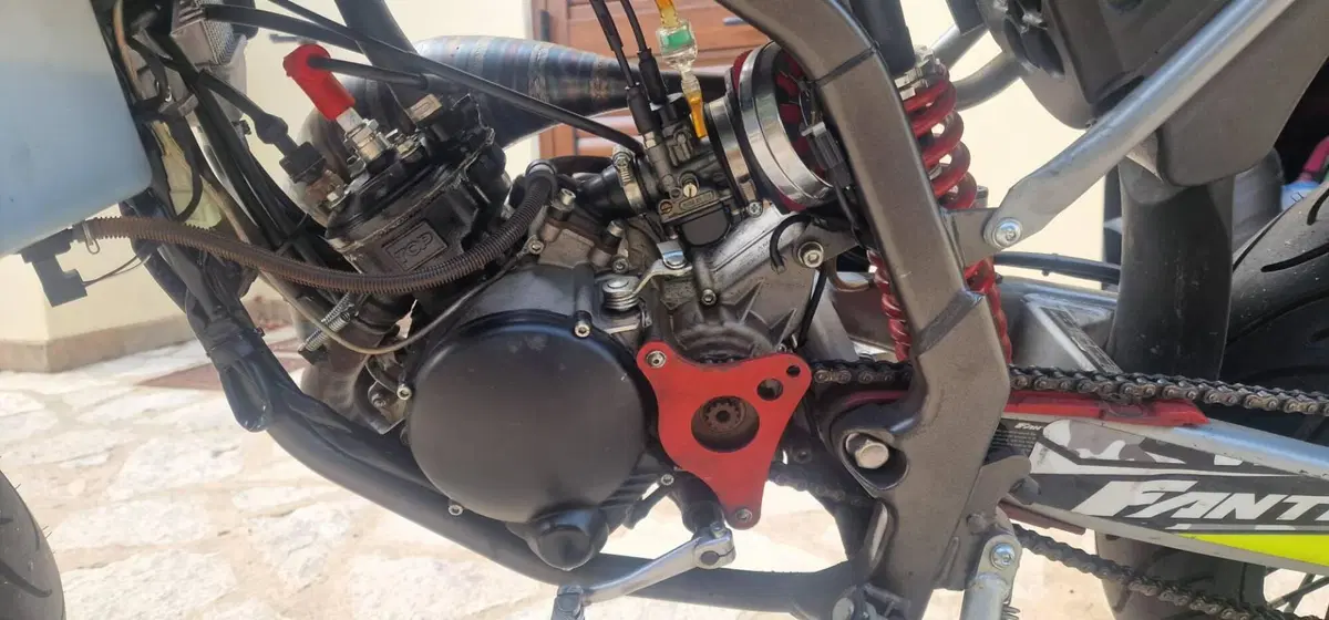 Fantic Motor Motard 50 Performance 2t (2020) (13)