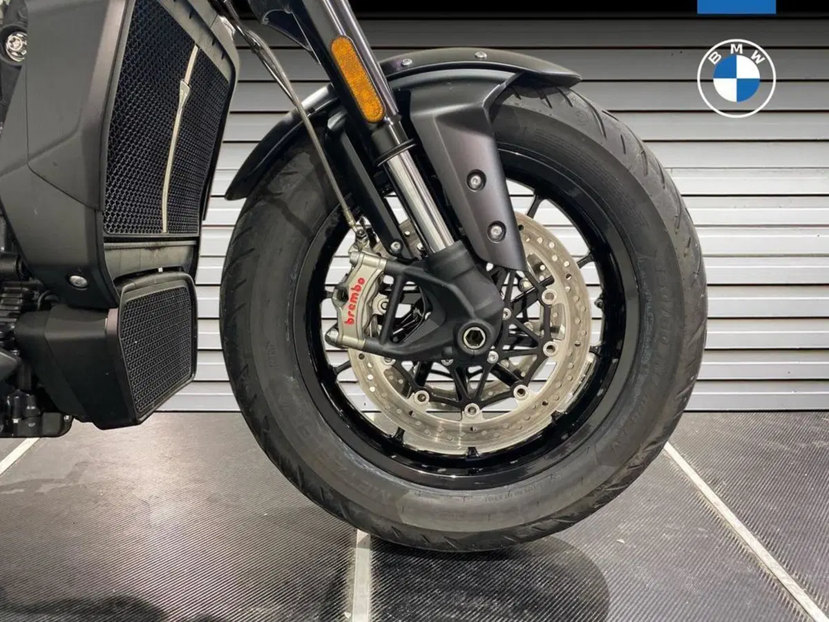 Triumph Rocket 3 GT Evel Knievel Special Edition (2025) (14)