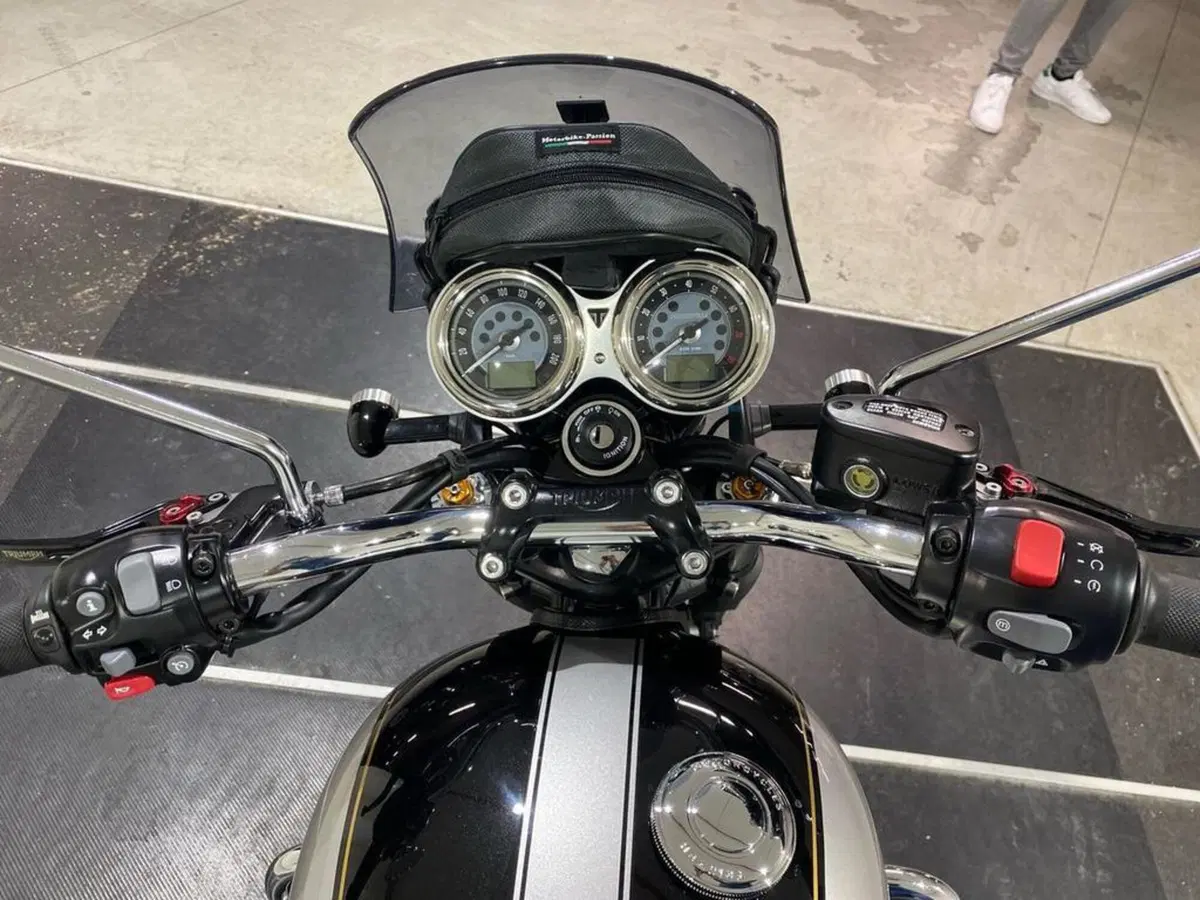 Triumph Bonneville T120 Icon Edition (2025 - 26) (6)