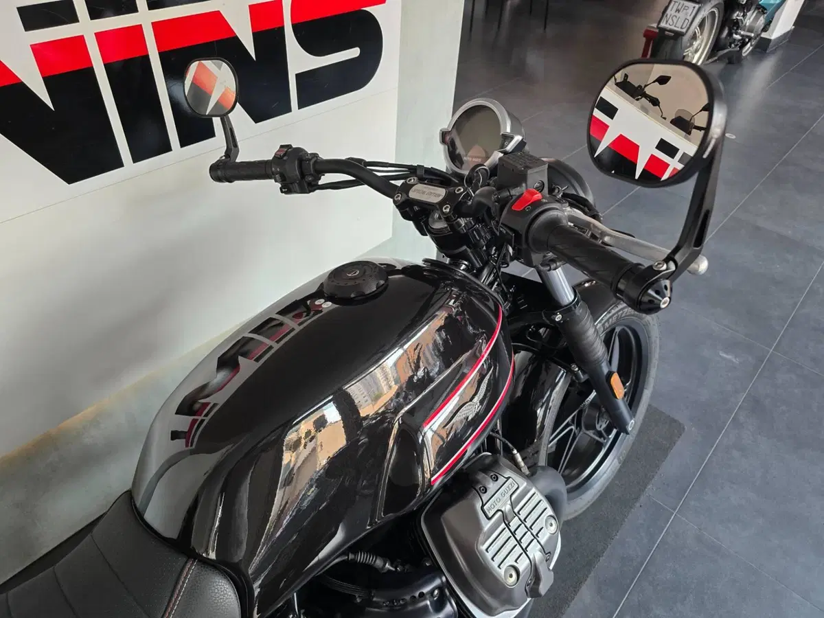 Moto Guzzi V7 Stone Special Edition (2022 - 25) (9)