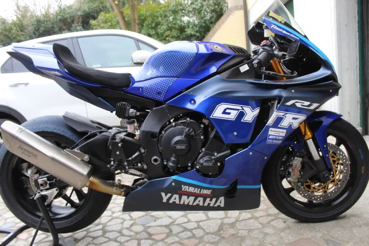 Yamaha YZF R1 (2020 - 25) (4)