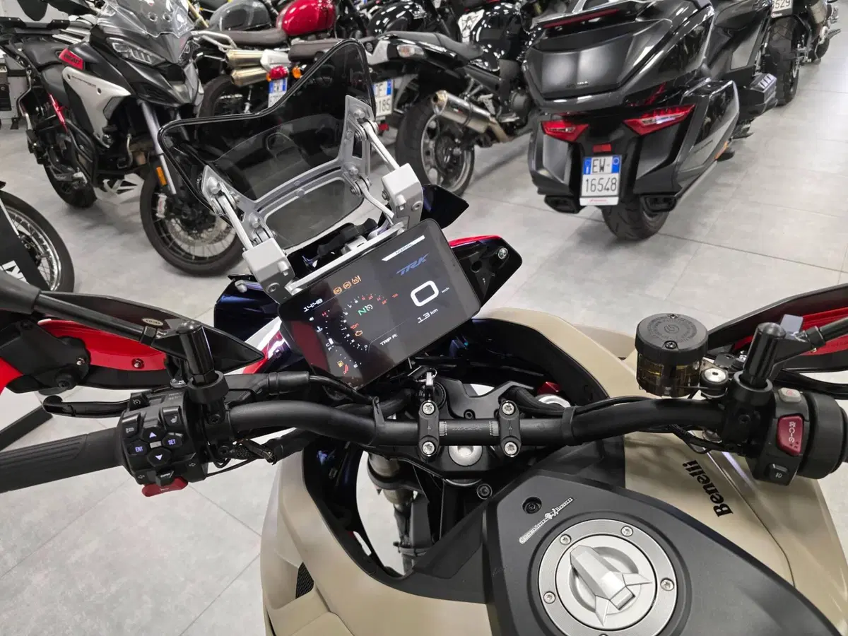 Benelli TRK 902 Xplorer (2026) (3)