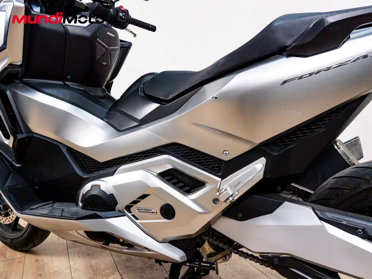 Honda Forza 750 (2025 - 26) (10)