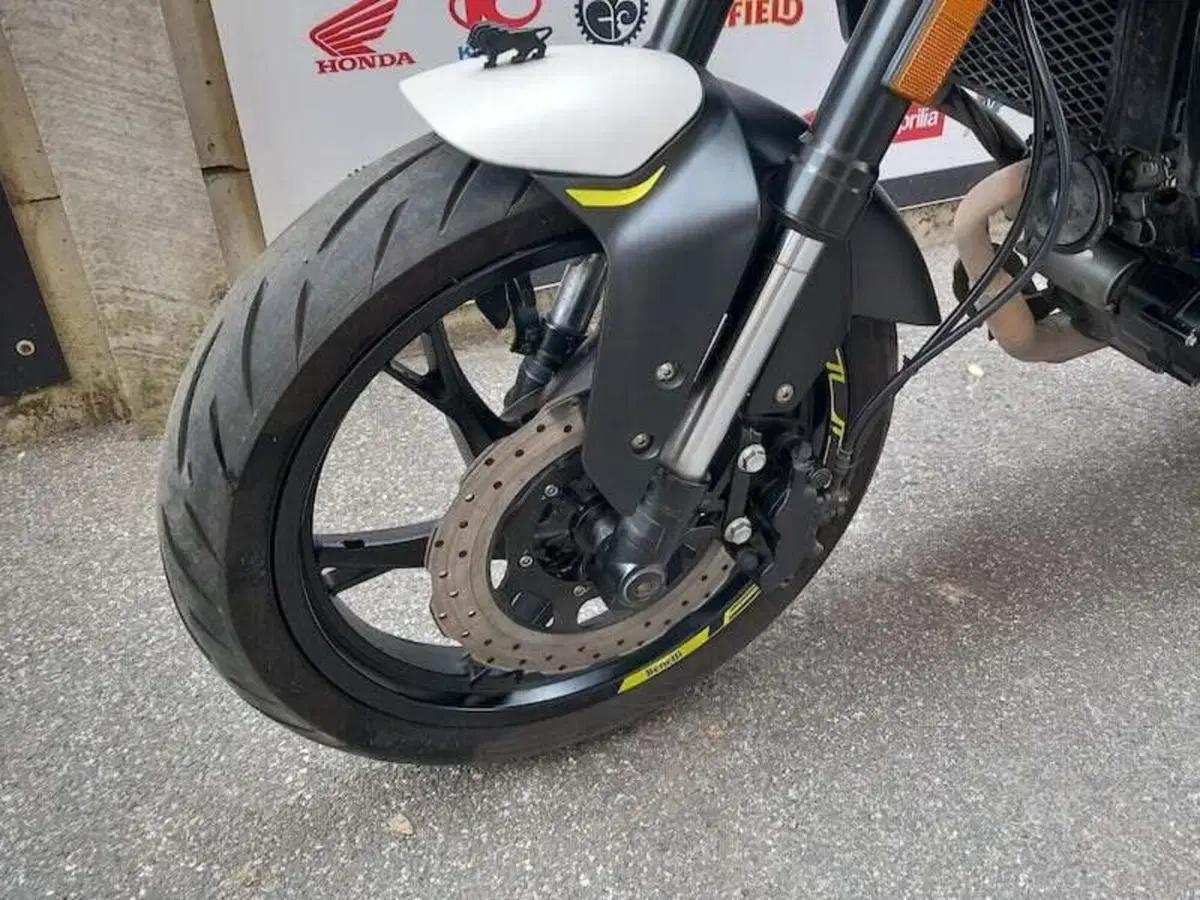 Benelli Leoncino 125 (2022 - 25) (16)