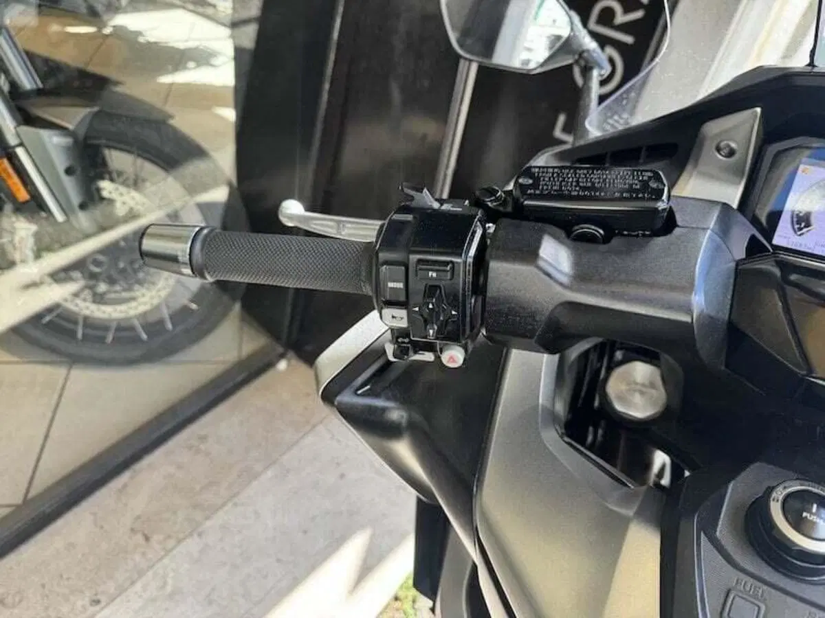 Honda Forza 750 DCT (2021 - 24) (17)