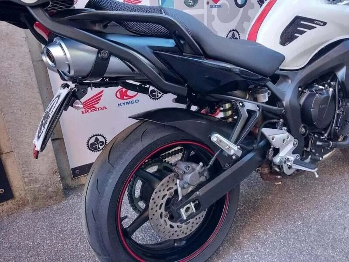 Yamaha FZ6 S2 (2007 - 11) (2)
