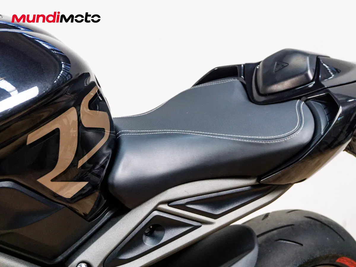 Triumph Street Triple 765 RS (2023 - 26) (14)