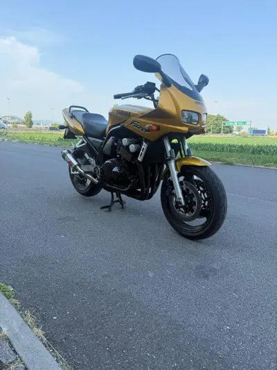 Yamaha FZS 600 Fazer (1998 - 01) usata