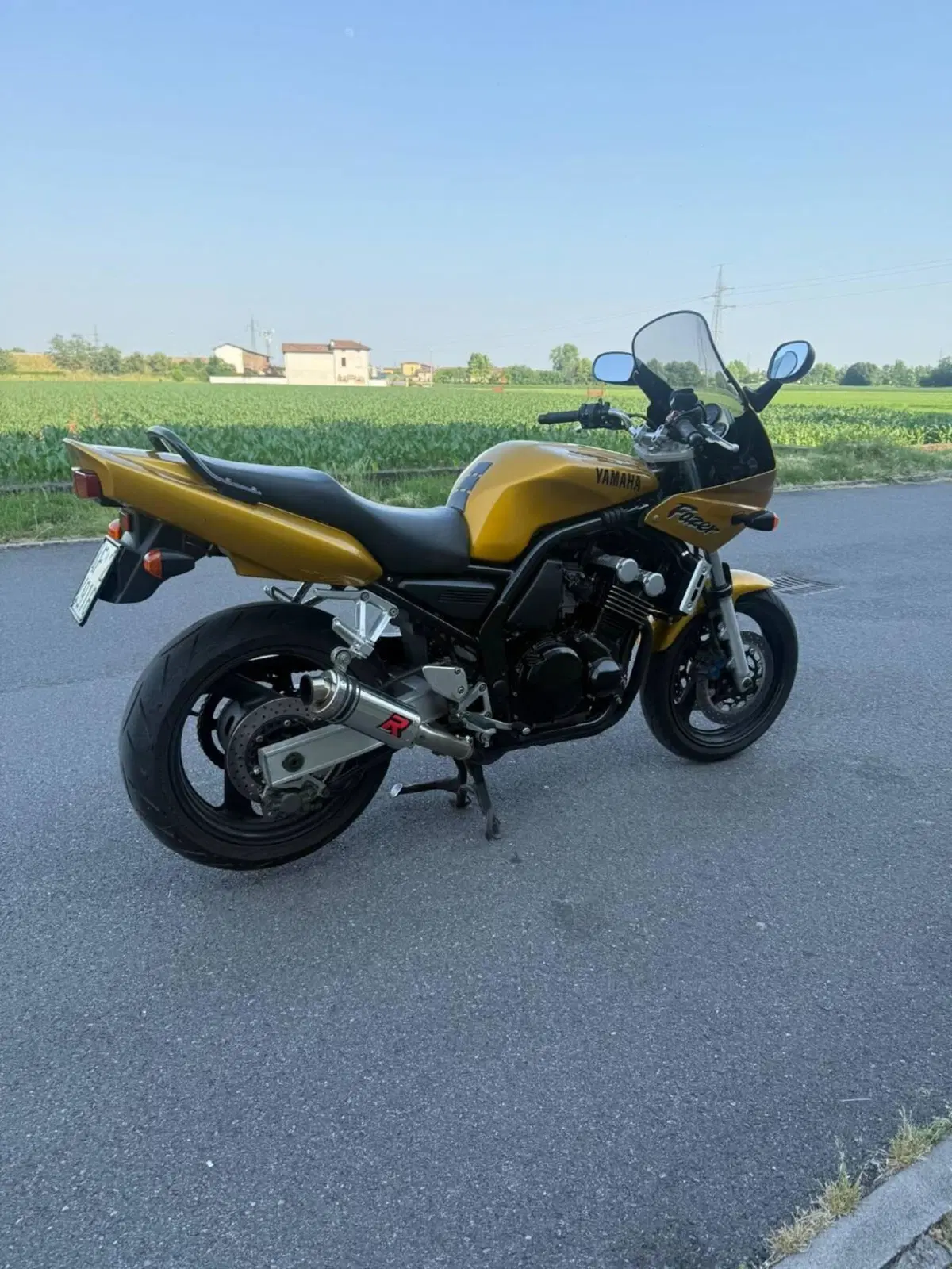Yamaha FZS 600 Fazer (1998 - 01) (2)