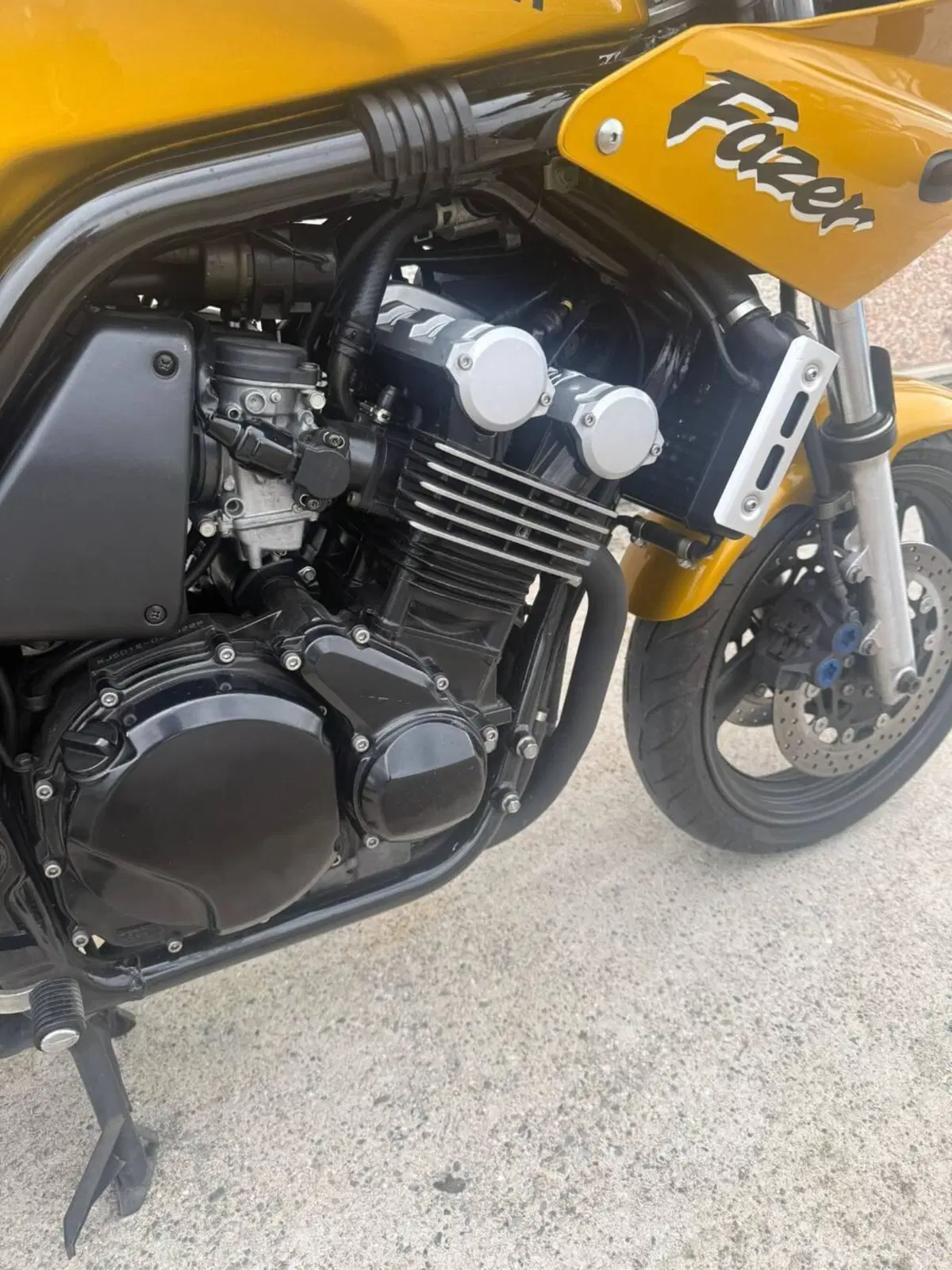 Yamaha FZS 600 Fazer (1998 - 01) (8)