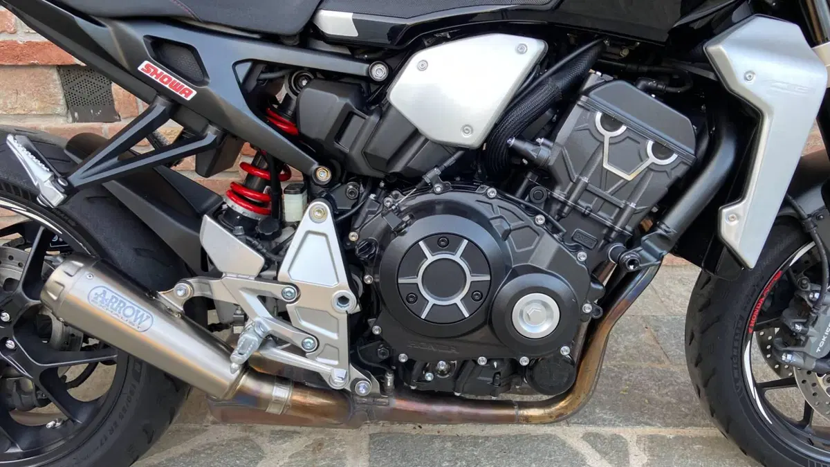 Honda CB 1000 R + Neo Sport Cafè (2019 - 20) (3)