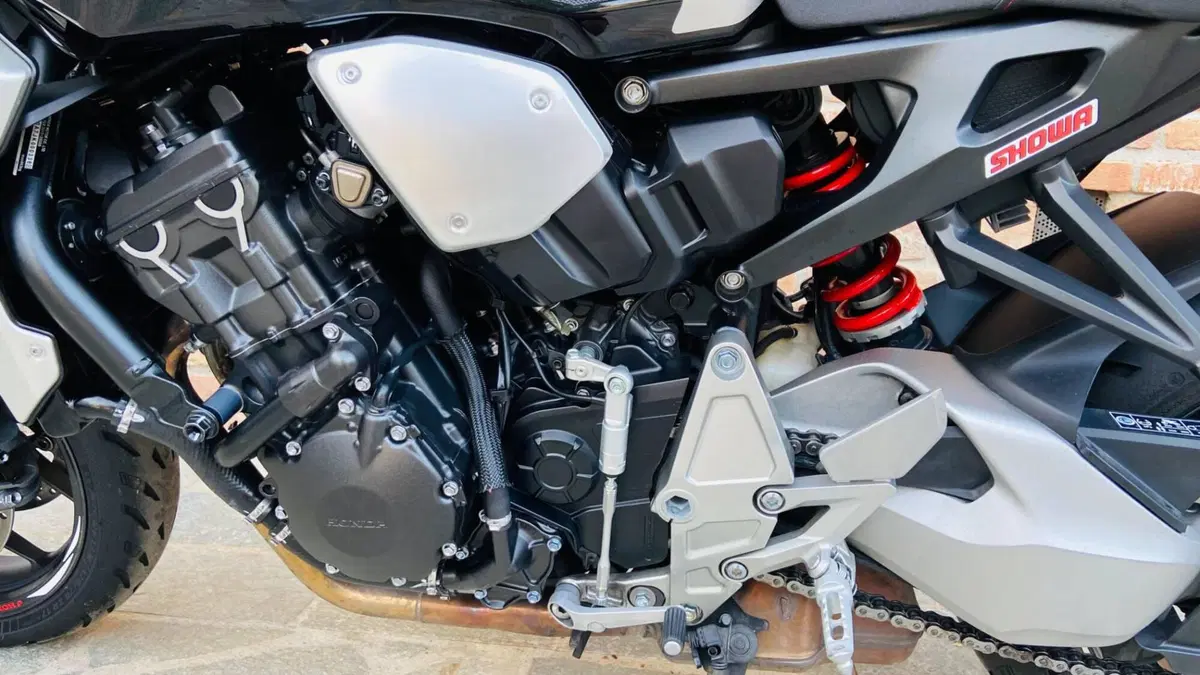 Honda CB 1000 R + Neo Sport Cafè (2019 - 20) (4)