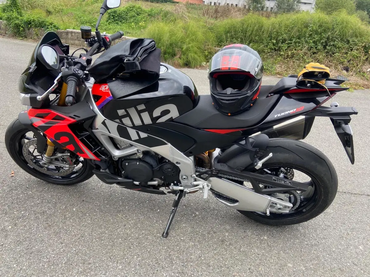 Aprilia Tuono V4 Factory (2021 - 24)