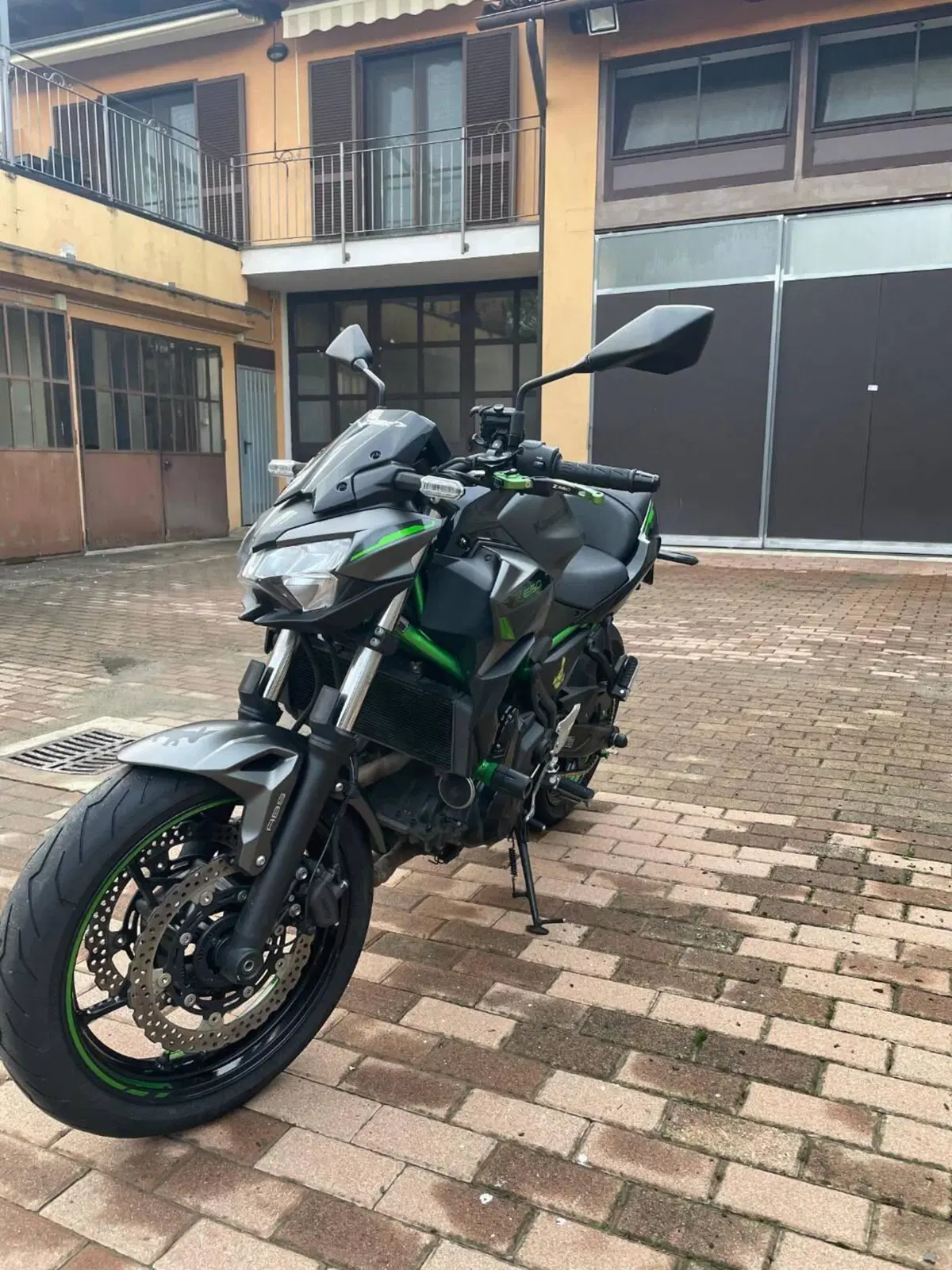 Kawasaki Z 650 (2021 - 24) (2)