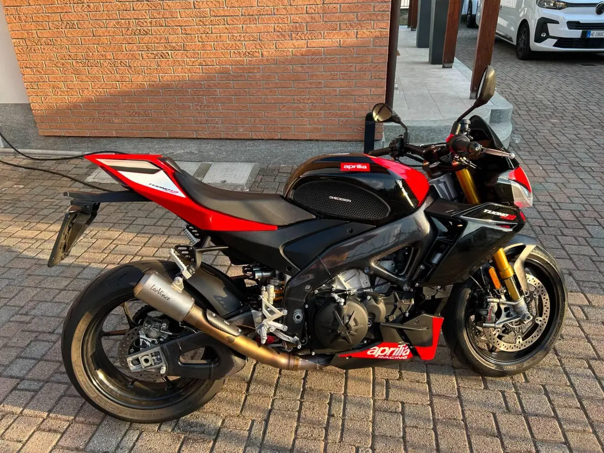 Aprilia Tuono V4 Factory SE-09 SBK (2024)