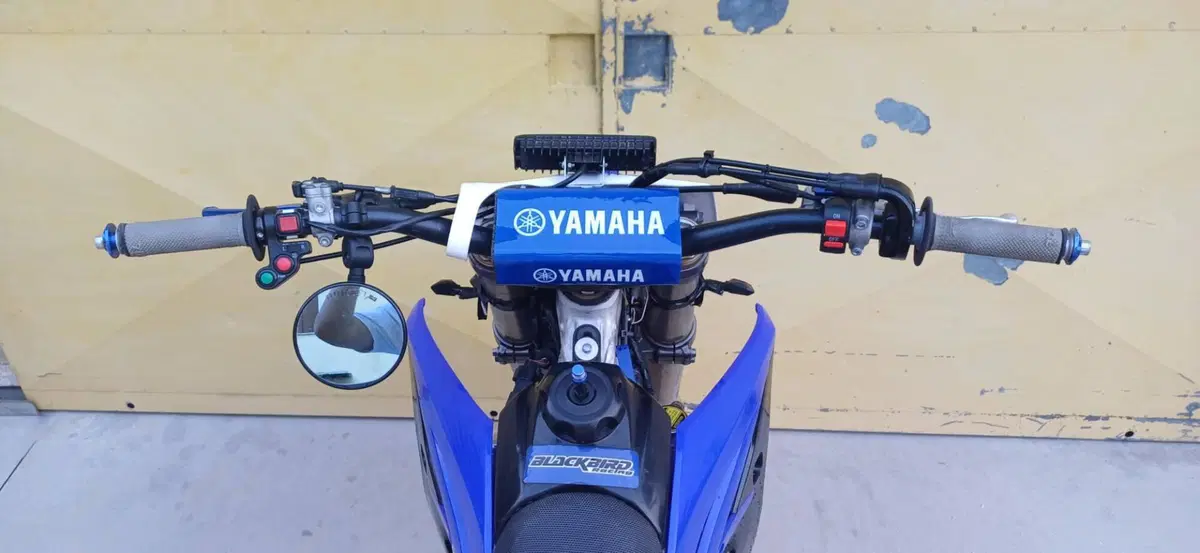 Yamaha YZ 250 F (2010 - 11) (3)