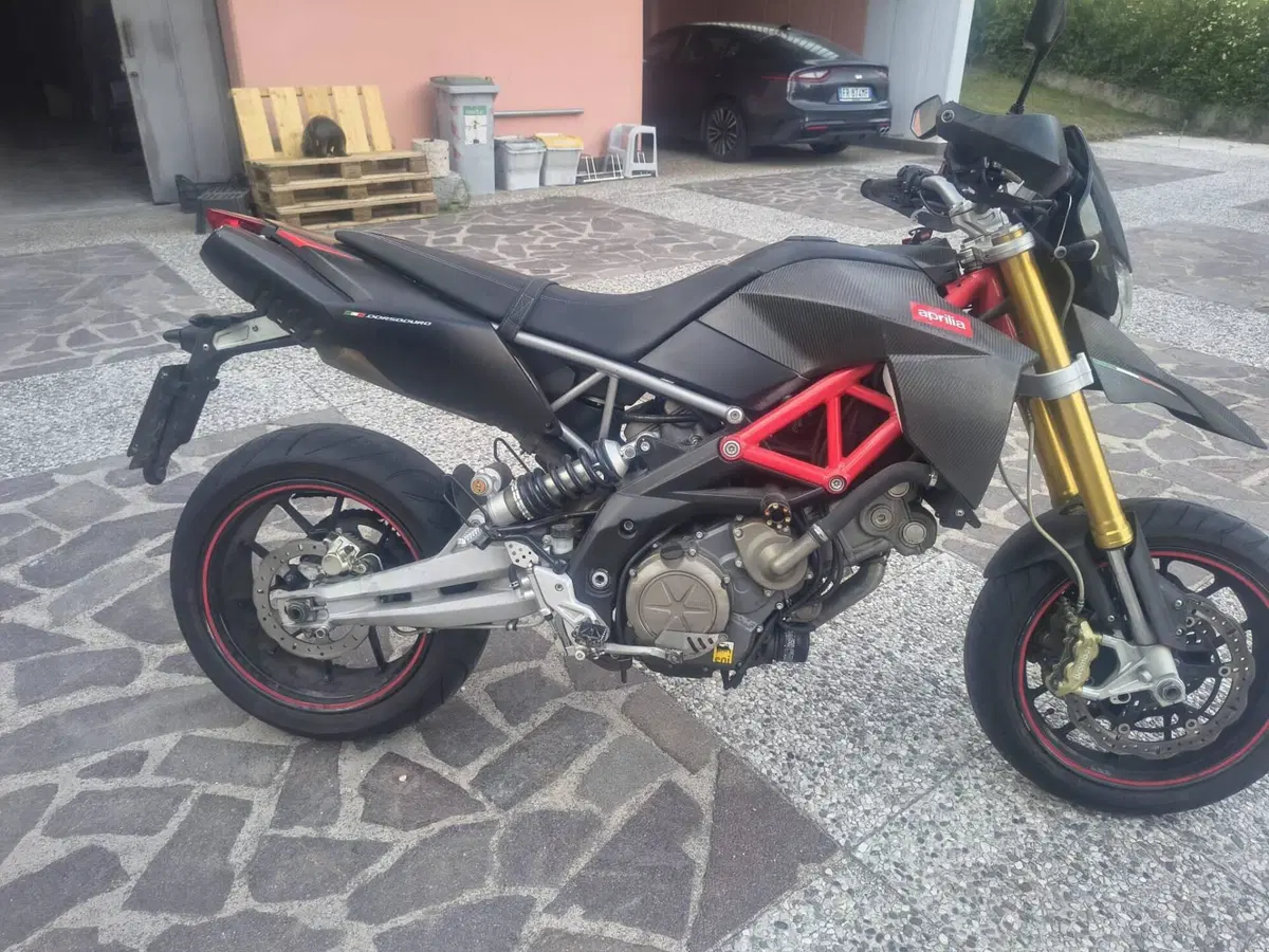 Aprilia Dorsoduro 750 Factory (2010 - 13) (3)