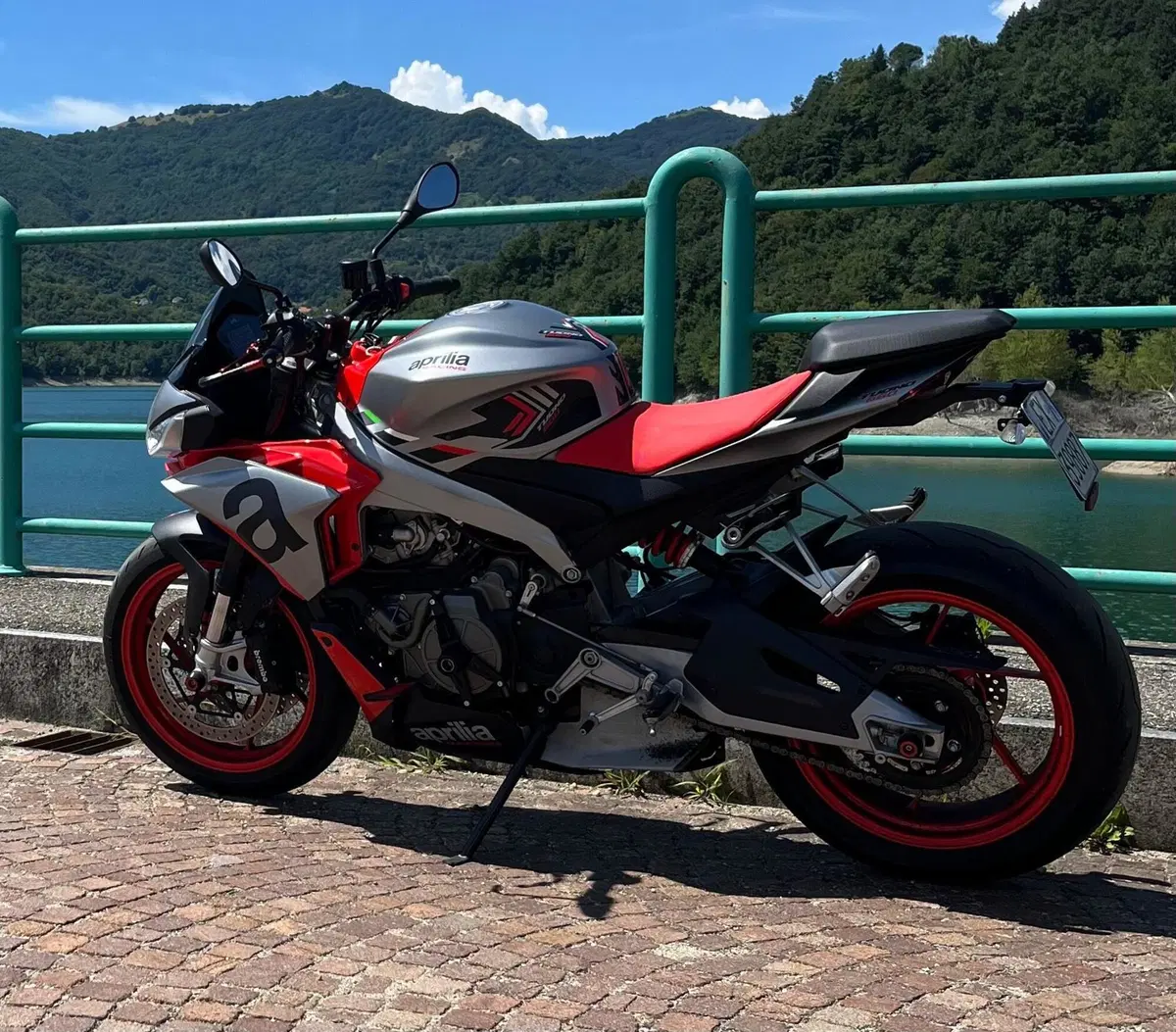 Aprilia Tuono 660 (2021 - 25) (2)
