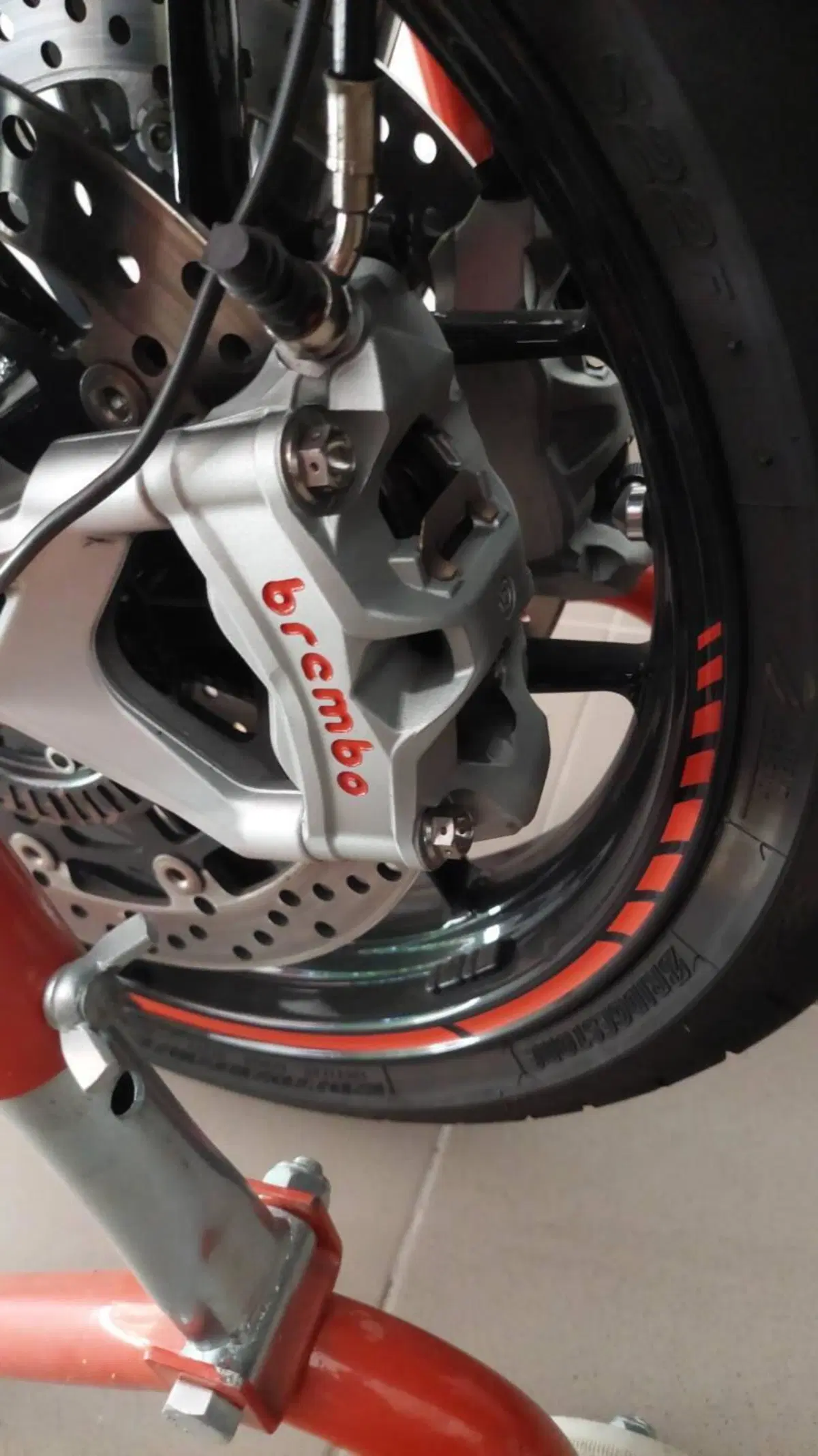 MV Agusta Turismo Veloce 800 (2020) (2)