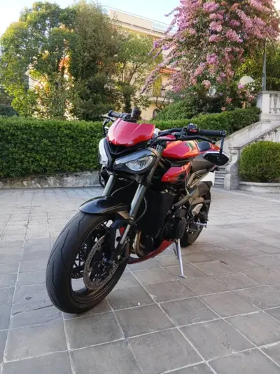 Triumph Street Triple 765 RS (2023 - 26) usata