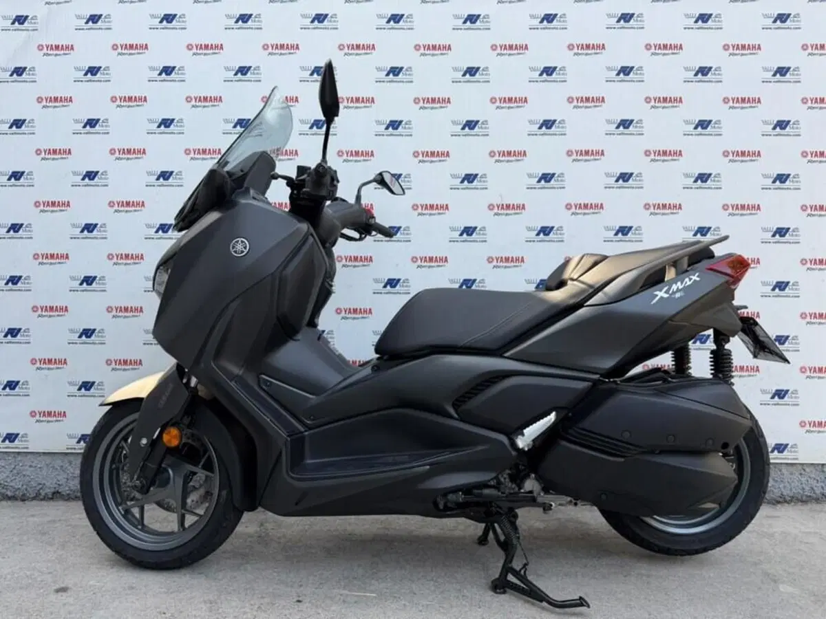 Yamaha X-Max 300 (2021 - 24) (3)