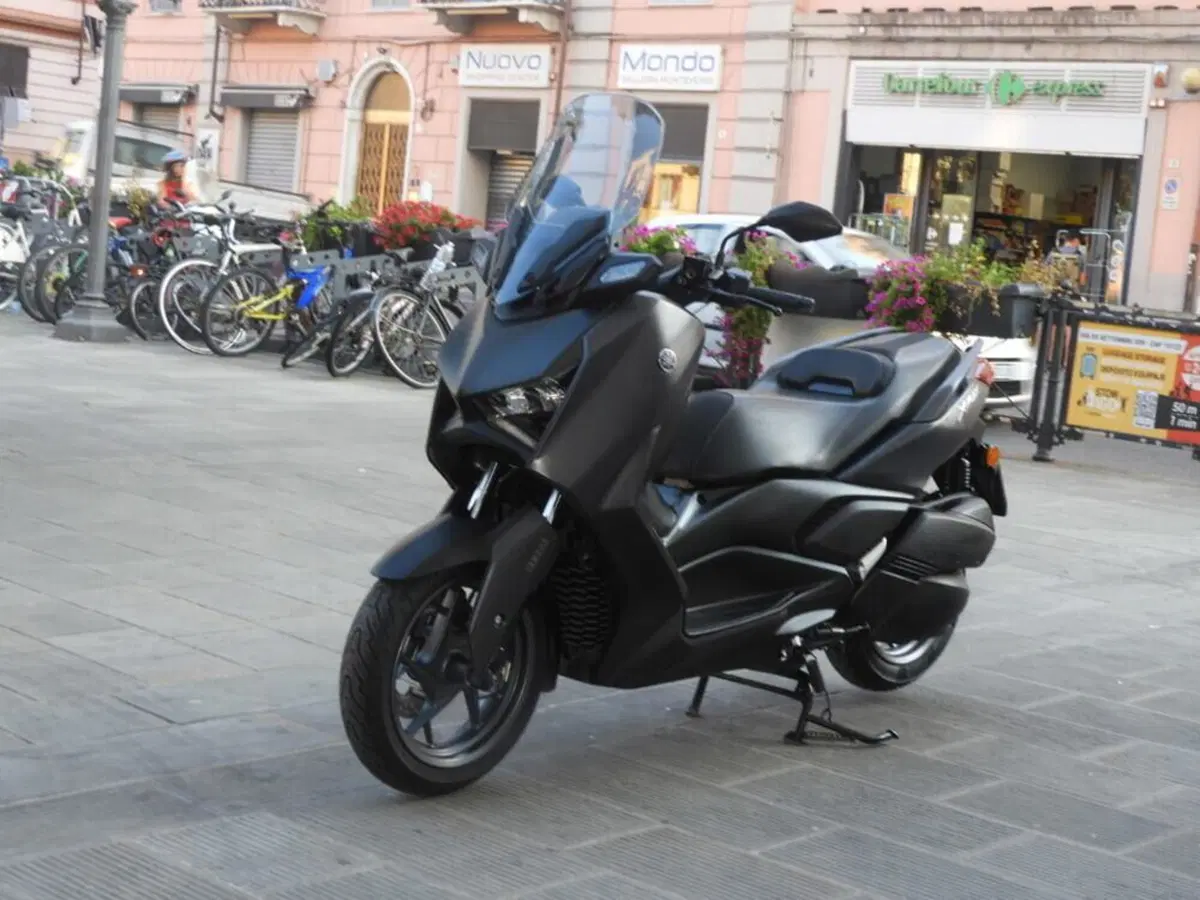 Yamaha X-Max 300 (2021 - 24) (3)