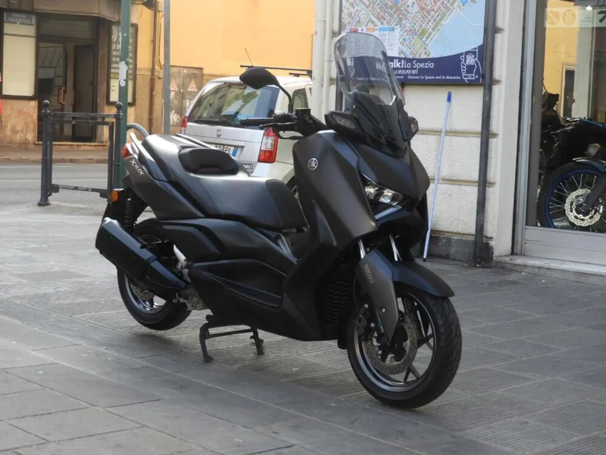 Yamaha X-Max 300 (2021 - 24) (2)