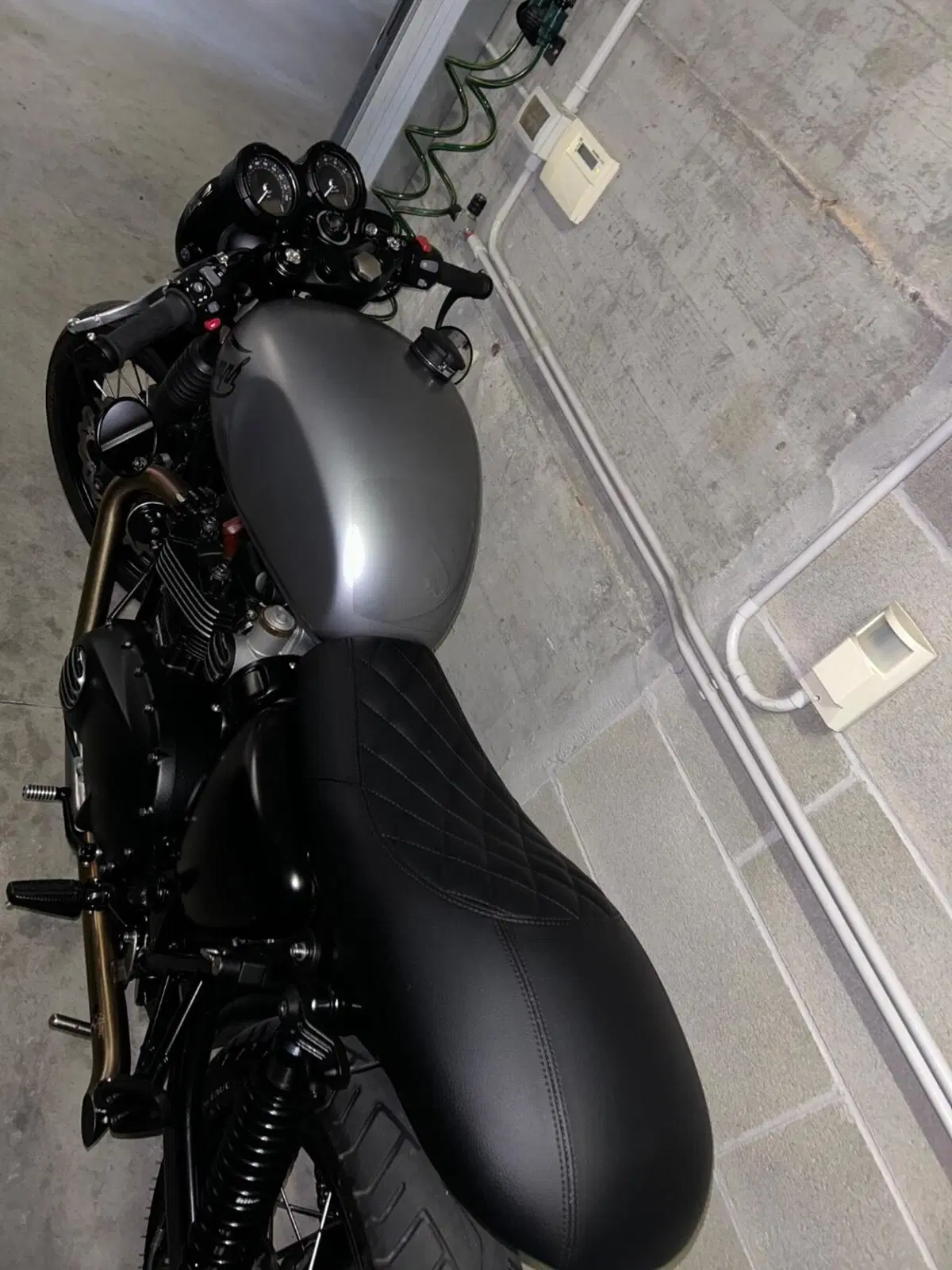 Triumph Bonneville T120 (2016 - 20) (4)