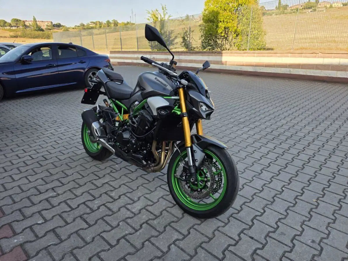 Kawasaki Z 900 SE (2025 - 26) (2)