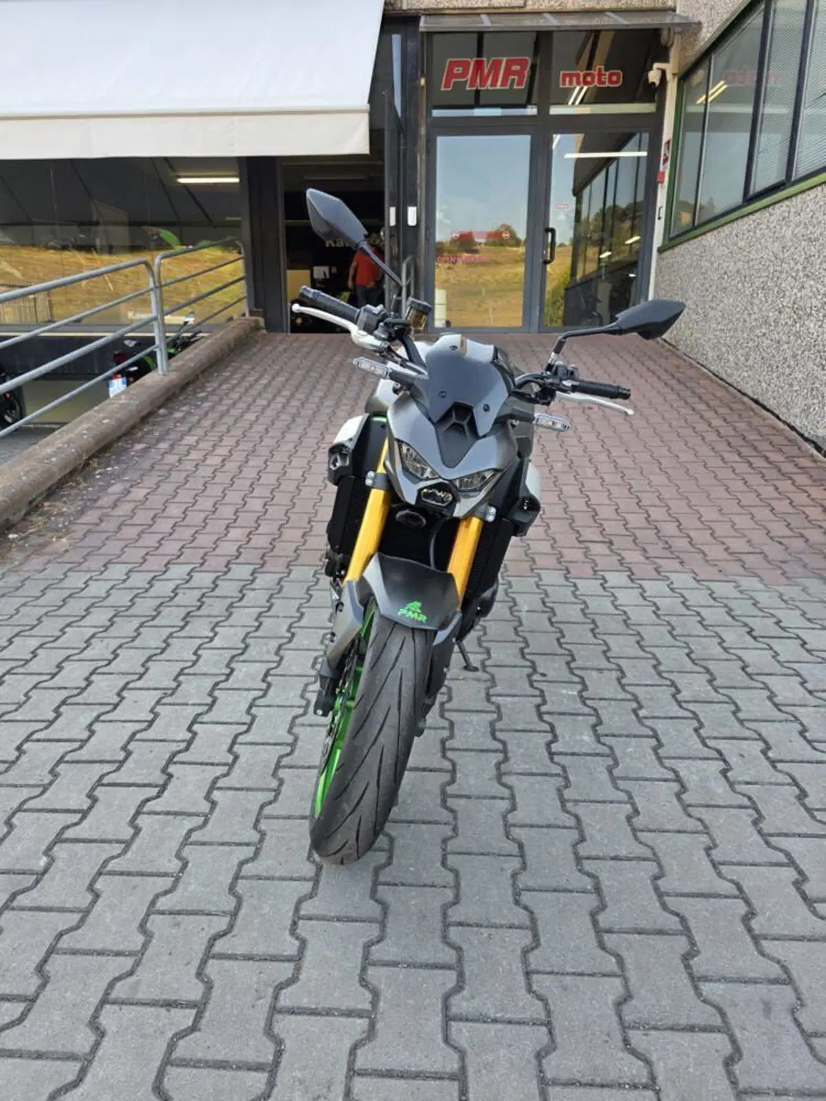 Kawasaki Z 900 SE (2025 - 26) (5)