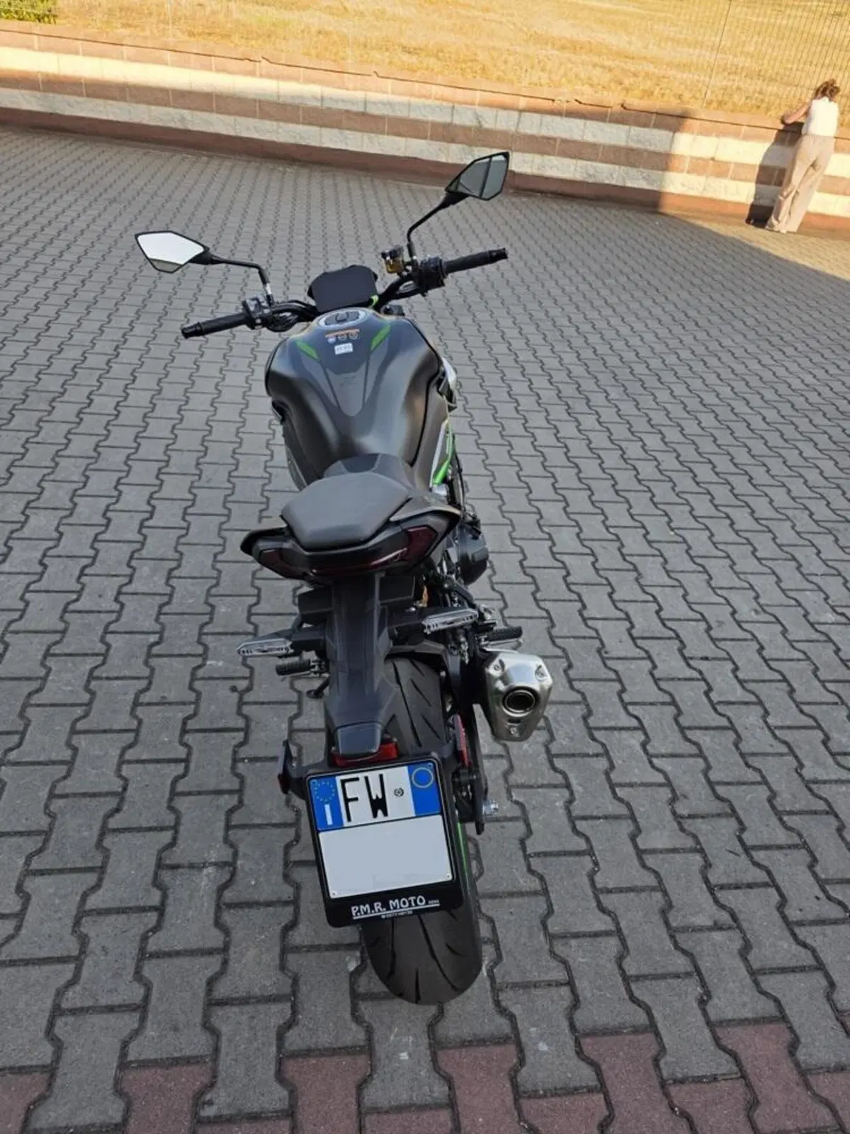 Kawasaki Z 900 SE (2025 - 26) (6)
