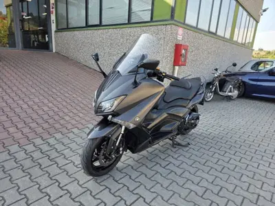 Yamaha T-Max 530 (2015 - 16) usata