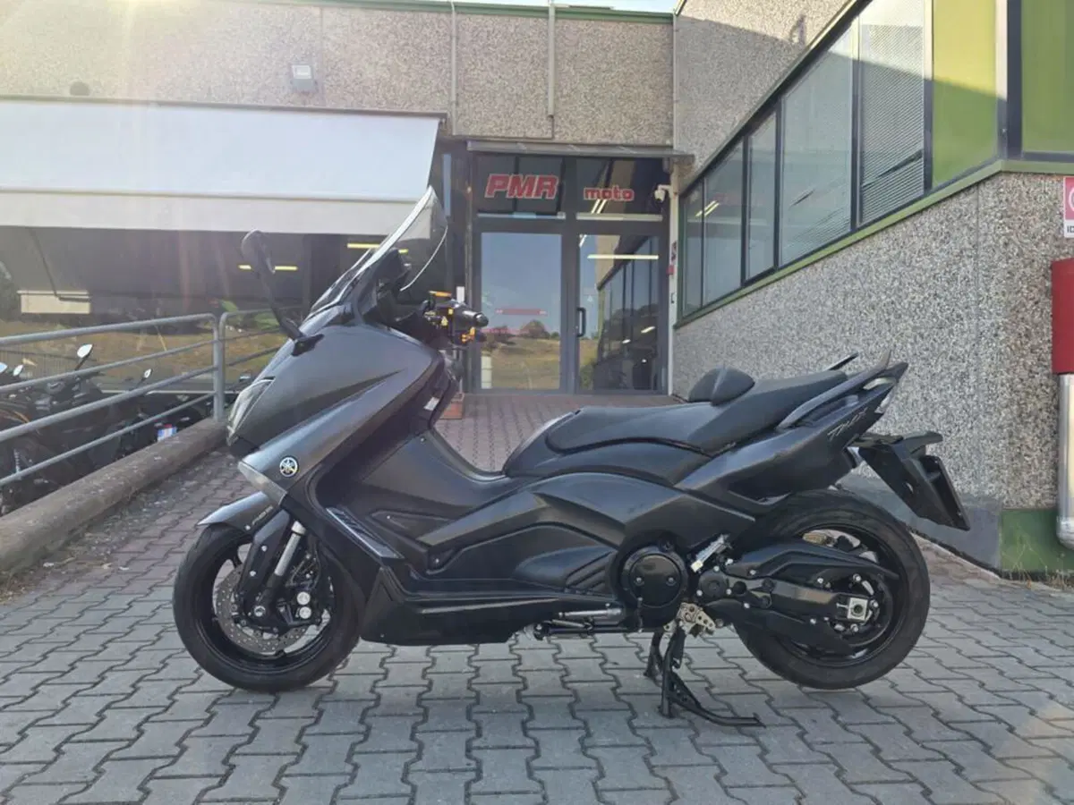 Yamaha T-Max 530 (2015 - 16) (3)