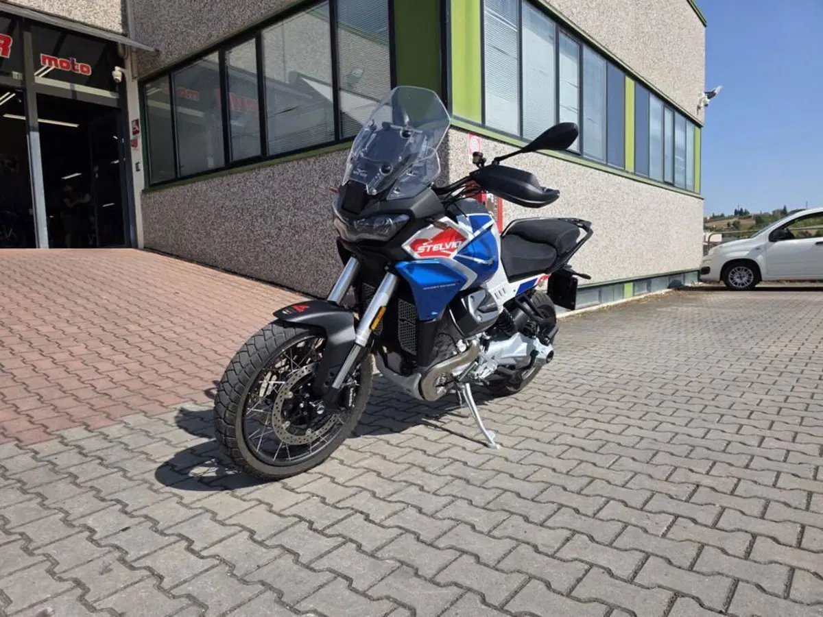 Moto Guzzi Stelvio Duecento Tributo (2025 - 26)