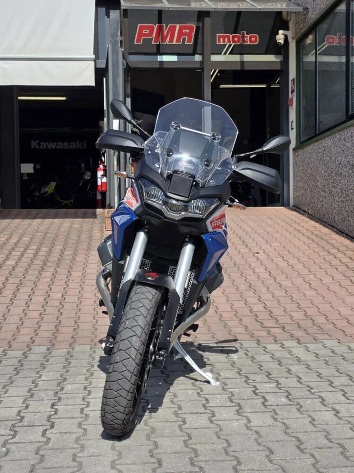 Moto Guzzi Stelvio Duecento Tributo (2025 - 26) (5)