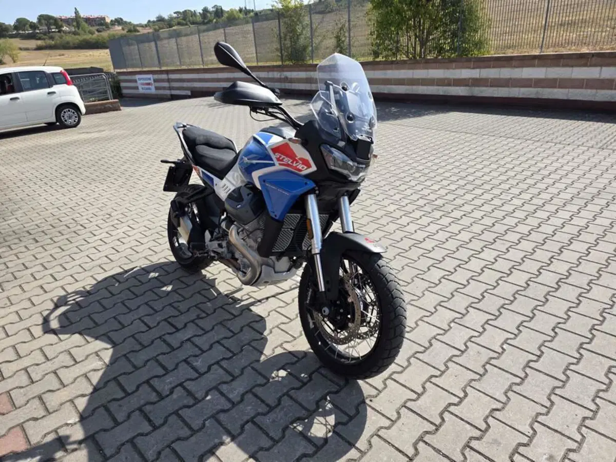Moto Guzzi Stelvio Duecento Tributo (2025 - 26) (2)